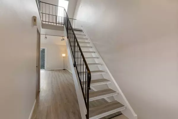 273 W BROADMOOR CT, Palatine, IL 60067