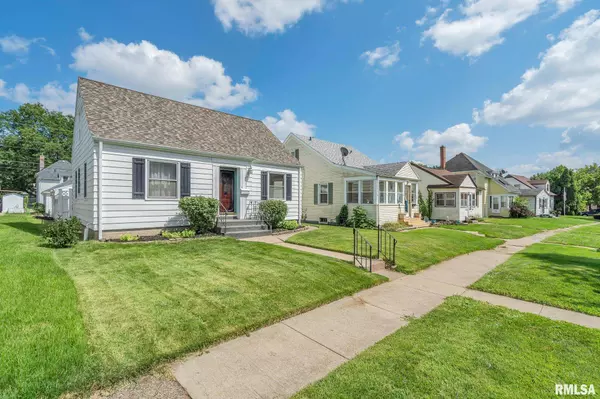 123 N THORNWOOD AVE, Davenport, IA 52802