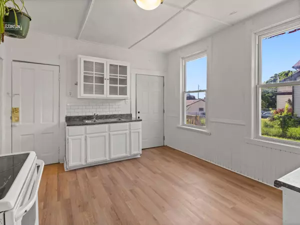 2550 N Vel R Phillips Ave, Milwaukee, WI 53212