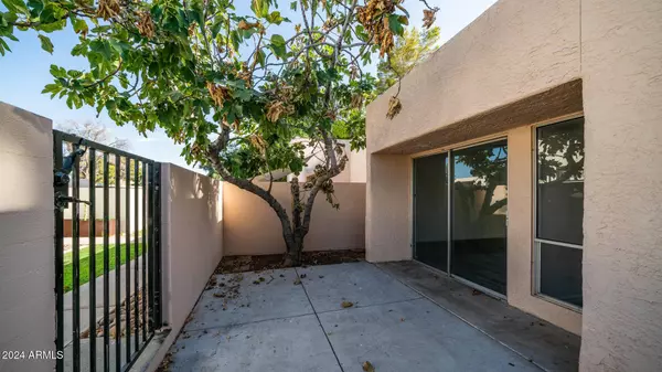 930 S DOBSON Road #13, Mesa, AZ 85202