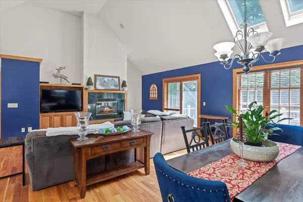 94 East Manchester RD, Manchester, VT 05253