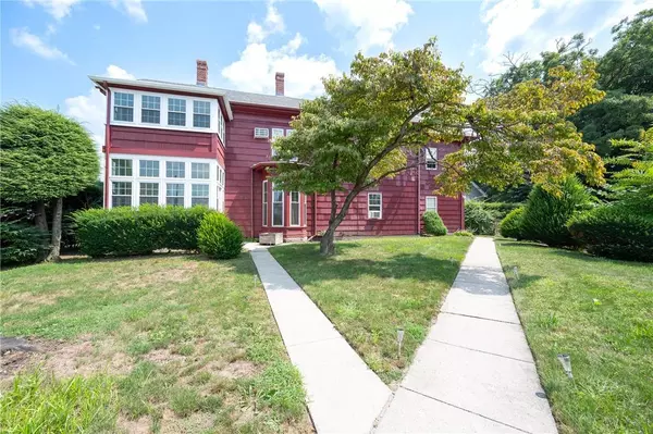 157 Carrington AVE, Woonsocket, RI 02895