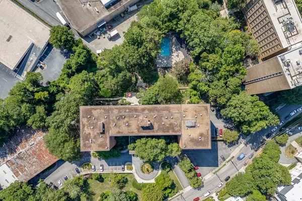 2965 Pharr Court South NW #118, Atlanta, GA 30305-2133