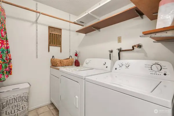 20714 76th AVE W #3, Edmonds, WA 98026