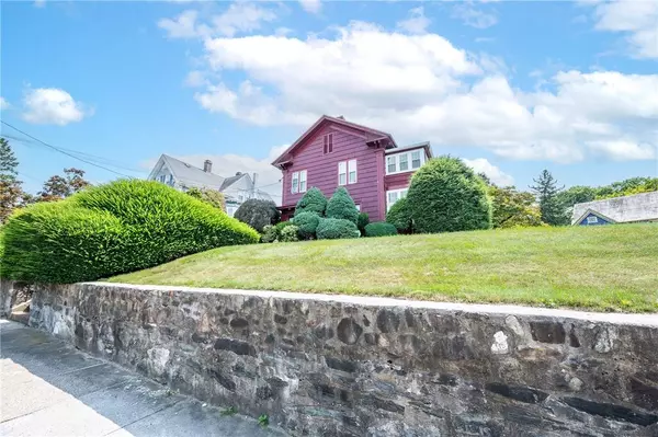 157 Carrington AVE, Woonsocket, RI 02895