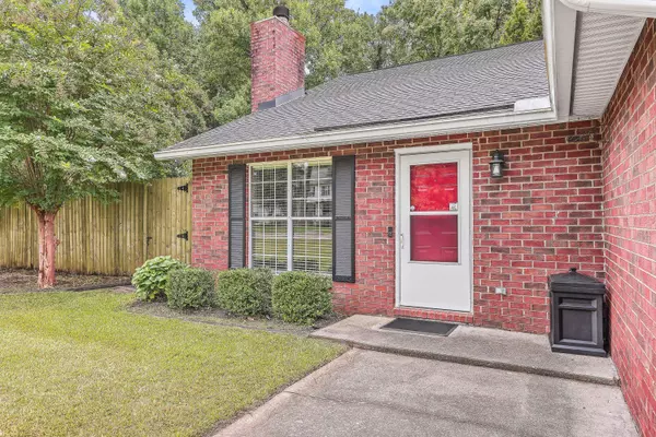 346 Camelot Dr, Goose Creek, SC 29445