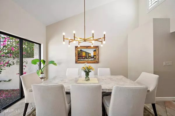 2626 E ARIZONA BILTMORE Circle #35, Phoenix, AZ 85016