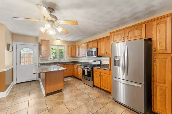 8 Turcone ST, North Providence, RI 02911