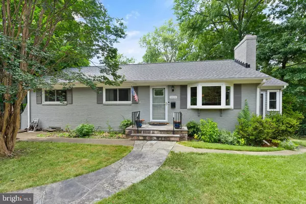 5323 LITTLE FALLS RD, Arlington, VA 22207