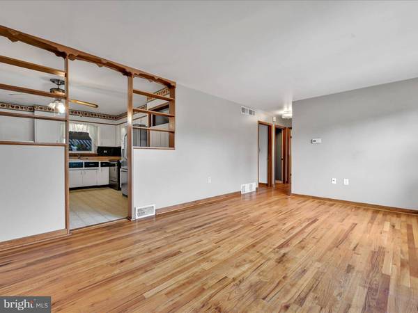 12 RICHARD AVE, Middletown, PA 17057