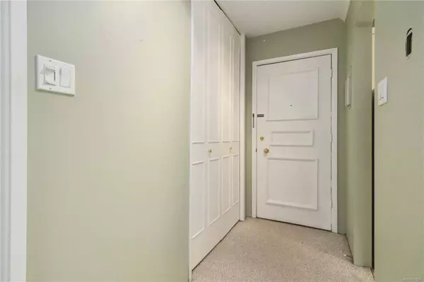 964 Heywood Ave #330, Victoria, BC V8V 2Y5