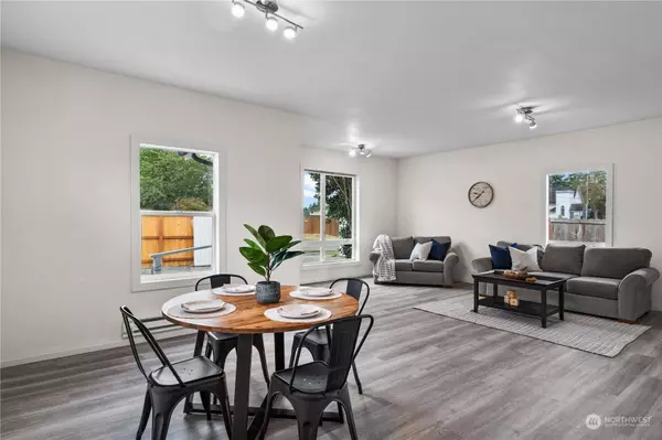 8246 S G Street, Tacoma, WA 98408