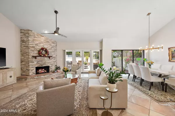 2626 E ARIZONA BILTMORE Circle #35, Phoenix, AZ 85016