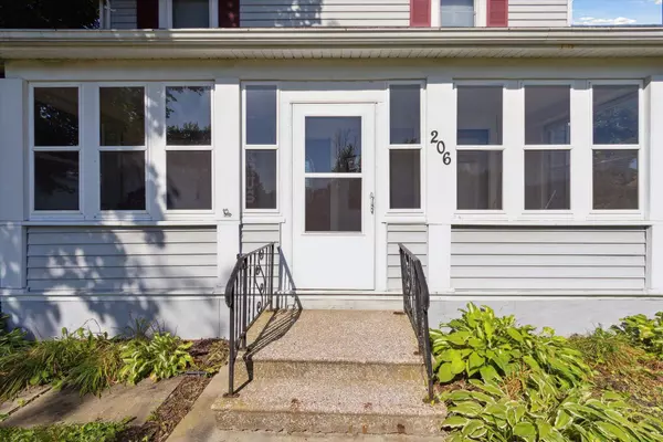 206 S Linn Street, Shannon, IL 61078