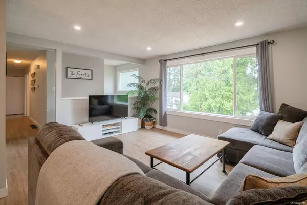 325 Jade Ave, Nanaimo, BC V9T 2R9