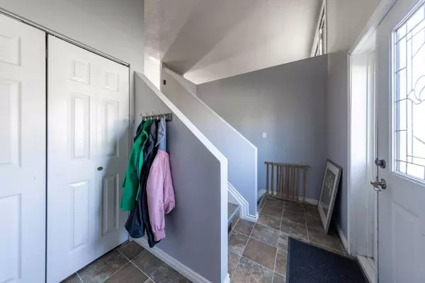 5205 50 ST, Kitscoty, AB T0B2P0