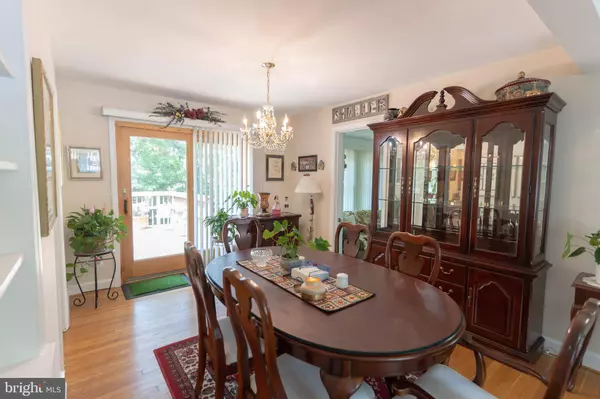 5323 LITTLE FALLS RD, Arlington, VA 22207