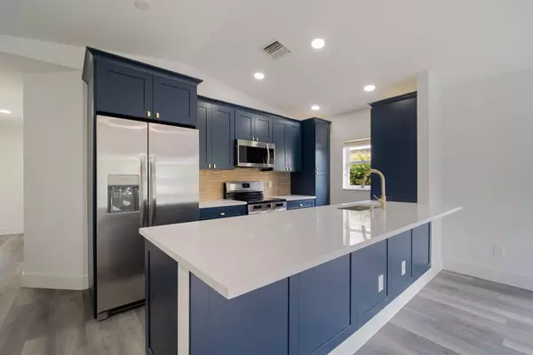 559 E S Ridge CIR, Boynton Beach, FL 33435