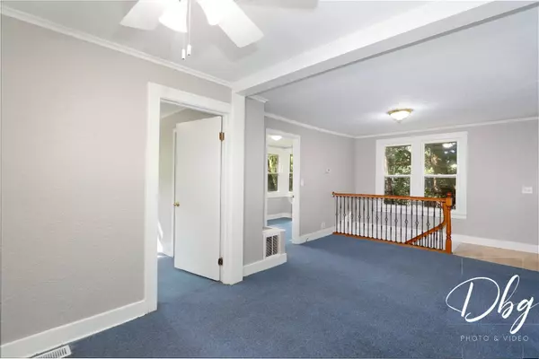 25 York ST, Fox Lake, IL 60020