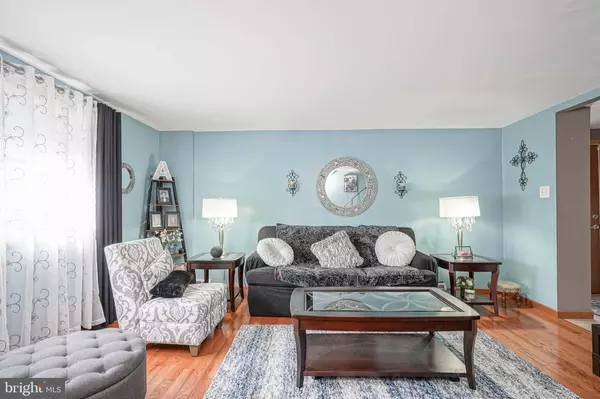 2770 TOLBUT ST, Philadelphia, PA 19152