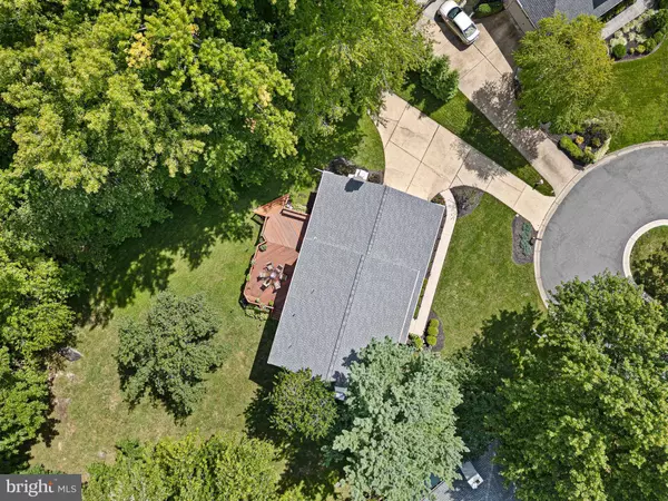 16 CRENSHAW DR, Wilmington, DE 19810