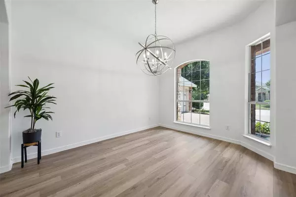 345 Cedar Crest Drive, Justin, TX 76247