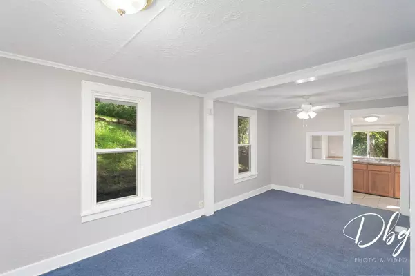 25 York ST, Fox Lake, IL 60020