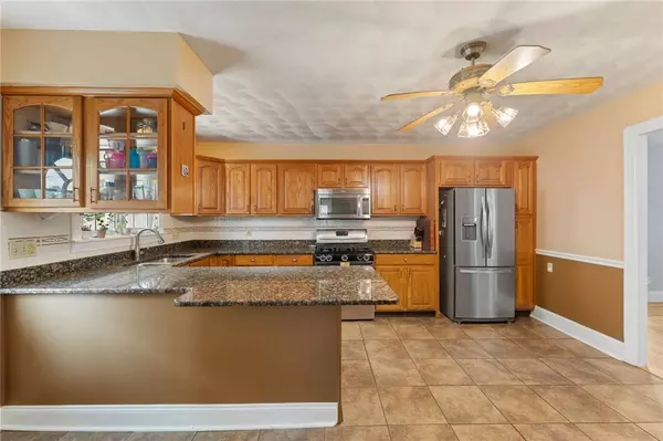 8 Turcone ST, North Providence, RI 02911