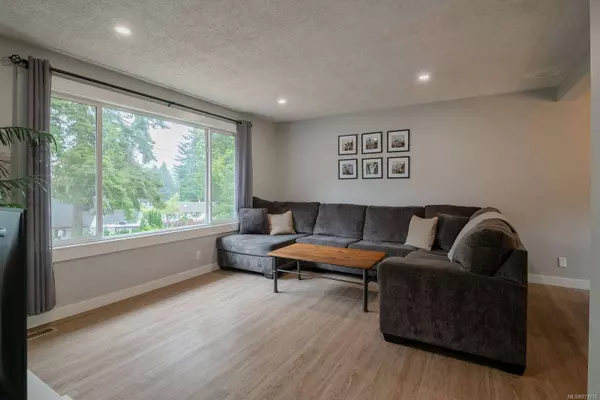 325 Jade Ave, Nanaimo, BC V9T 2R9