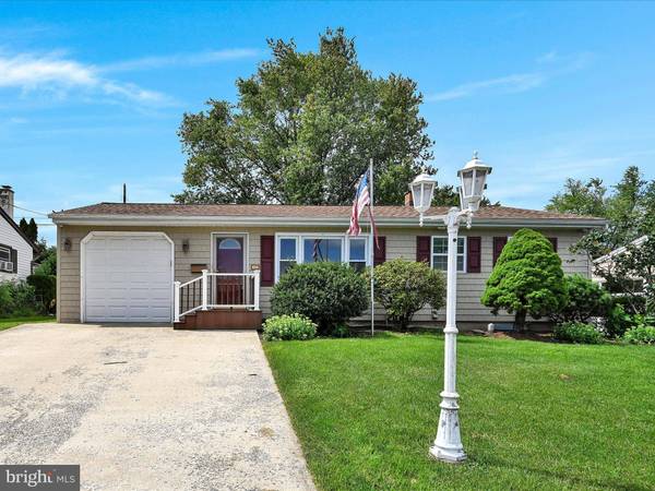 12 RICHARD AVE, Middletown, PA 17057