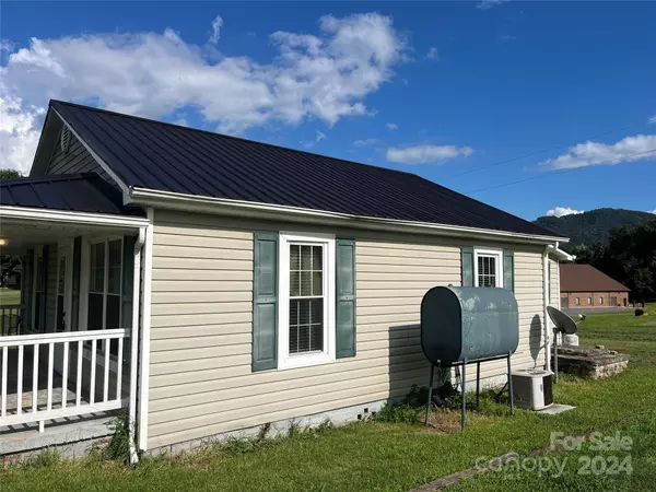 1973 Paul Shuping AVE, Morganton, NC 28655