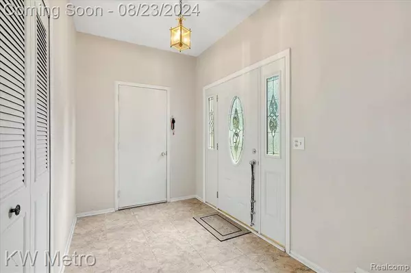 1411 DEERHURST, Rochester Hills, MI 48307