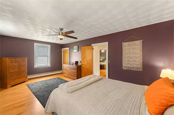 8 Turcone ST, North Providence, RI 02911