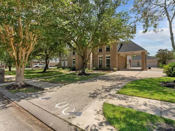 1922 Skip Rock ST, Friendswood, TX 77546