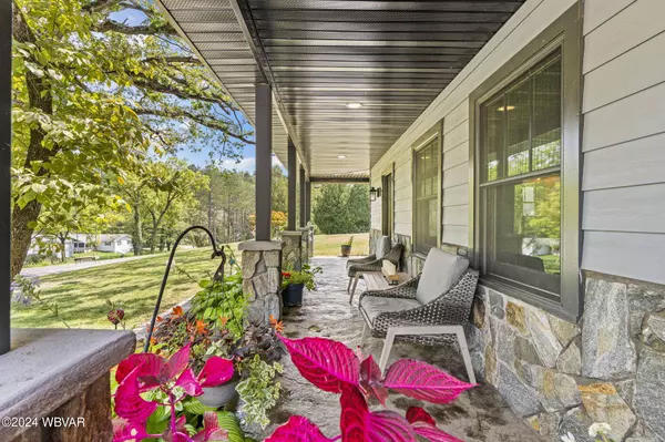 1348 RADIO CLUB RD, Montoursville, PA 17754