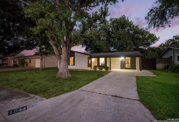 1044 valley forge, Schertz, TX 78154