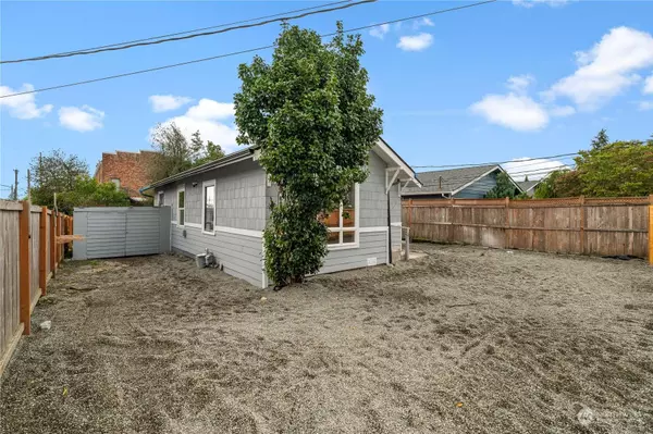 8246 S G Street, Tacoma, WA 98408