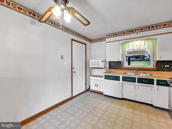 12 RICHARD AVE, Middletown, PA 17057