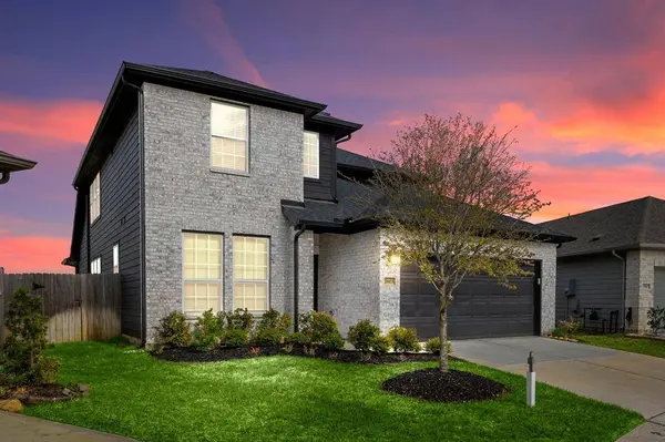 7803 Skylark Heights LN, Richmond, TX 77407