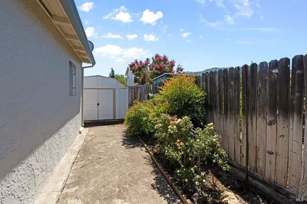 1492 Despina DR, Ukiah, CA 95482