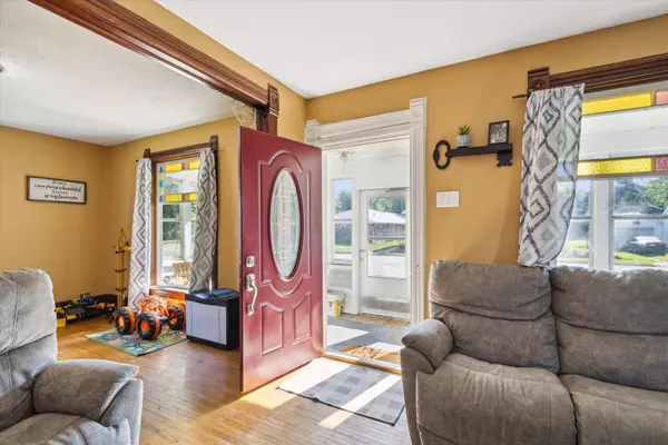 206 S Linn Street, Shannon, IL 61078