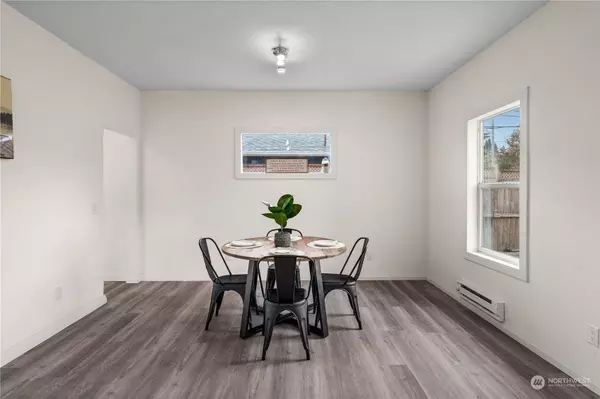 8246 S G Street, Tacoma, WA 98408