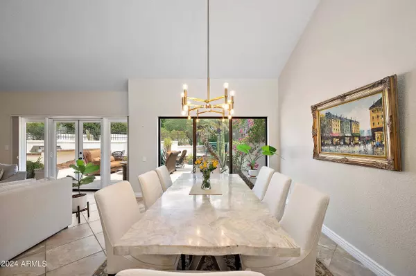 2626 E ARIZONA BILTMORE Circle #35, Phoenix, AZ 85016