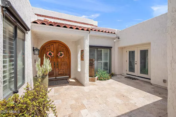 2626 E ARIZONA BILTMORE Circle #35, Phoenix, AZ 85016