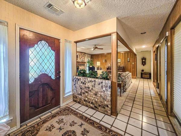 3705 Ivywild Court, Arlington, TX 76016