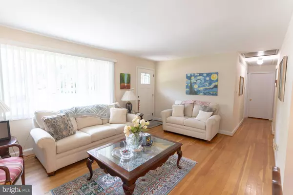 5323 LITTLE FALLS RD, Arlington, VA 22207