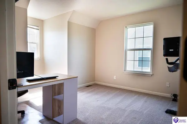 204 Southern Lake Drive, Elizabethtown, KY 42701