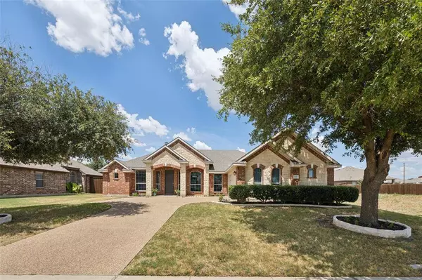 345 Cedar Crest Drive, Justin, TX 76247