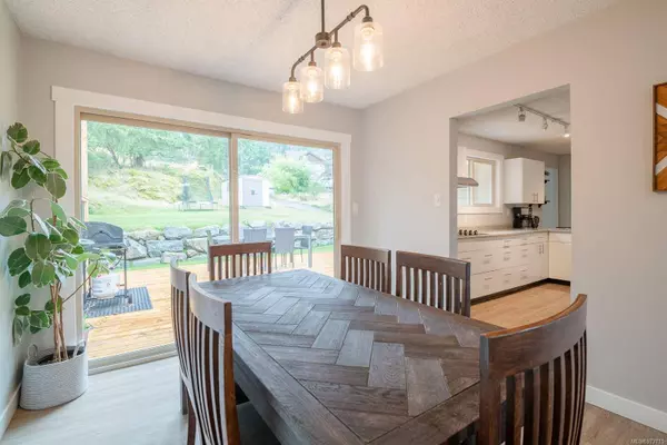 325 Jade Ave, Nanaimo, BC V9T 2R9