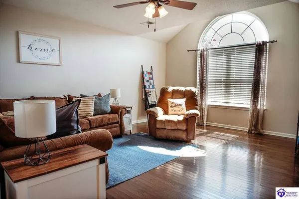 204 Southern Lake Drive, Elizabethtown, KY 42701